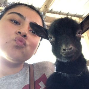 Meet your Posher, Roxana